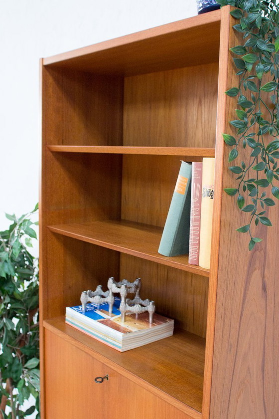 Image 1 of Poul Hundevad libreria segretaria a ripiani alti vintage in teak