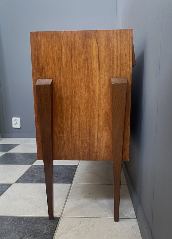 Image 1 of Piccola credenza in teak con frontale in fettuccia, anni '60