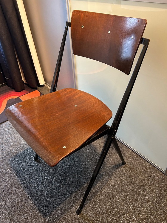 Image 1 of Vintage Ahrend stoel, pyramide. Rietveld