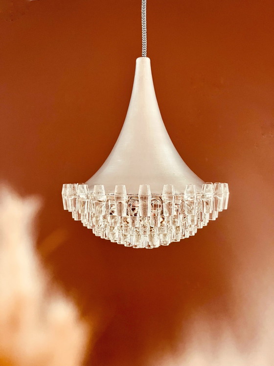 Image 1 of Lampe suspendue en perle blanche