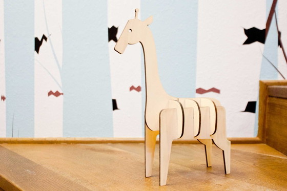 Image 1 of Decorazione in legno a forma di giraffa by Ulap design