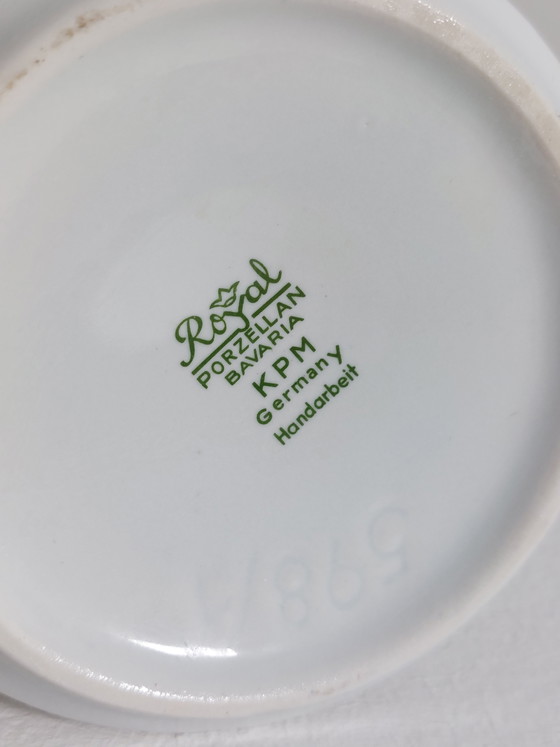 Image 1 of Par de jarrones antiguos de porcelana bizcochada decorados con piedras, de KPM Porcelain Bavaria.