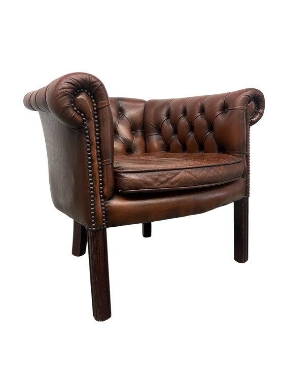 Fauteuil anglais en cuir fait main “Victoria” style Chesterfield, Métal, Marron (photo 3 sur 15)