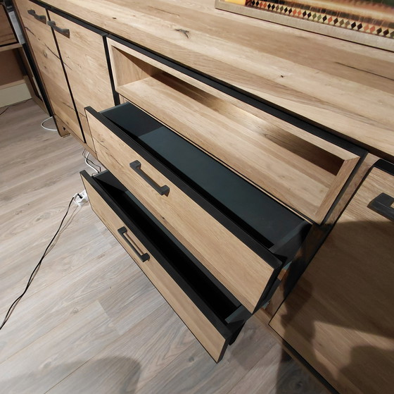 Image 1 of Credenza Henders & Hazel Metalo