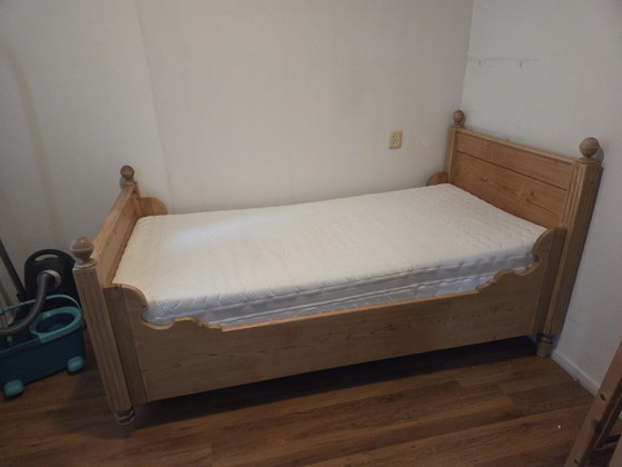 Houten eenpersoonsbed met klassieke uitstraling – Eenpersoonsbedden, Wood (photo 2 of 5)