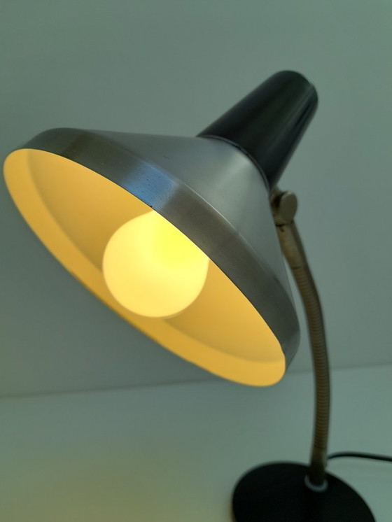 Image 1 of Iconische Hala Zeist bureaulamp – tijdloos design dat rust en focus brengt