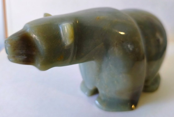 Escultura grote, handgesneden nefriet jade ijsbeer (1,14 kg) – Estilo inuit – Stone (photo 5 of 9)