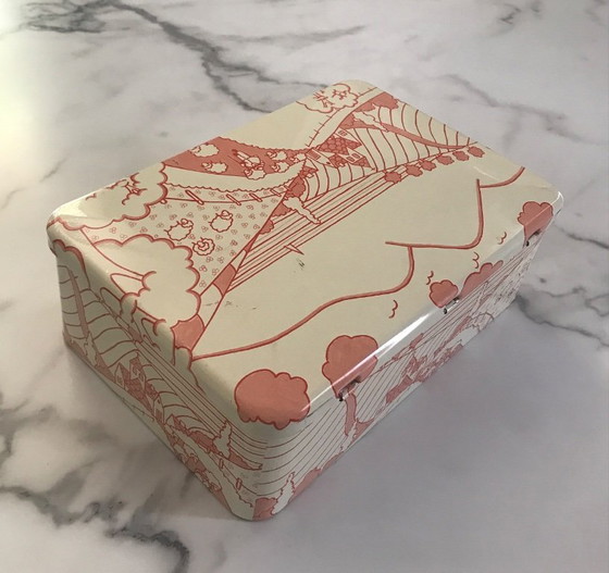 Image 1 of Scatola in metallo con decorazione naif Massilly Francia