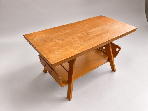 Mesa de centro de abedul de Wilhelm Lutjens