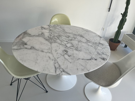 Image 1 of Saarinen Tulip Hill