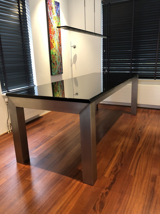 Custom Made moderne eettafel.