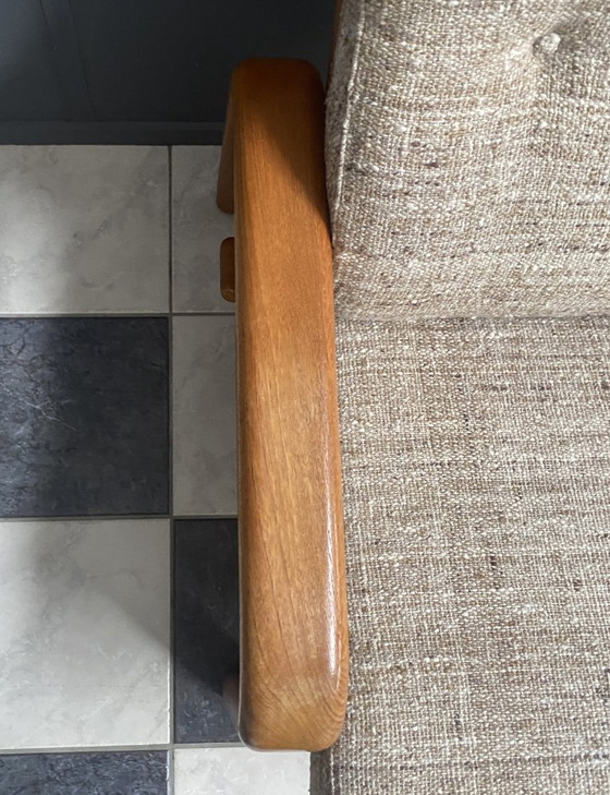 Image 1 of Fauteuil des années 1970 de la marque Dyrlund Denmark, avec un bon revêtement d'origine.