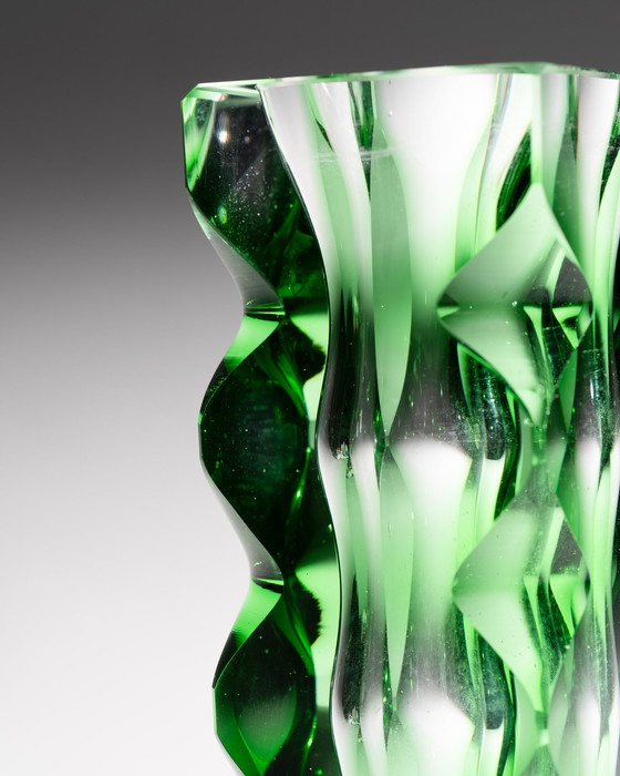 Image 1 of Exbor Oldřich Lipa (Lipský) Skulpturale smaragdgrüne Kunstglasvase Böhmen 60er Jahre