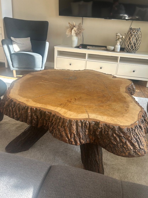 Coffee table (unique & high-quality)