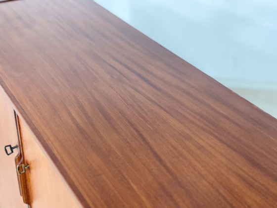 Image 1 of Vintage teakhouten dressoir / dressoir / woonkamerkast / linnenkast