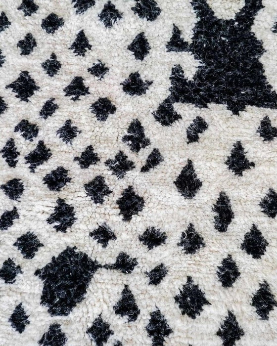 Image 1 of Decorated Moroccan handmade carpet 260cmx160cm