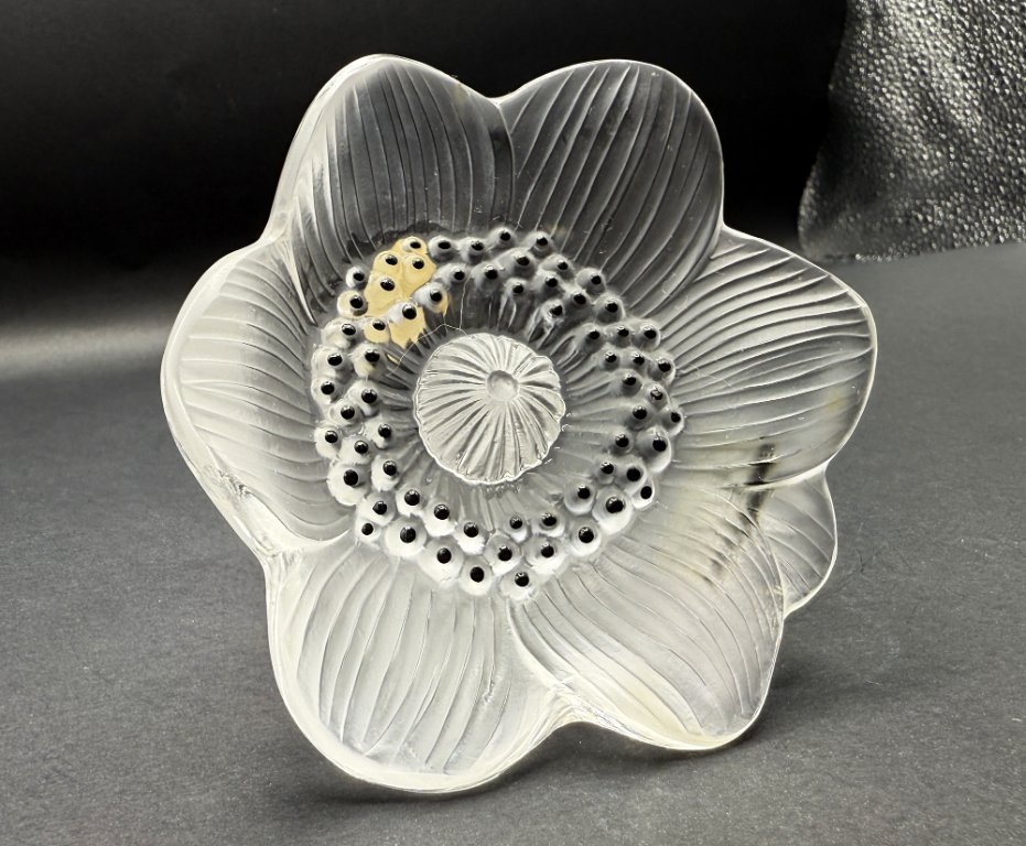 Lalique - Anemone | Decorative Objects second-hand | Whoppah