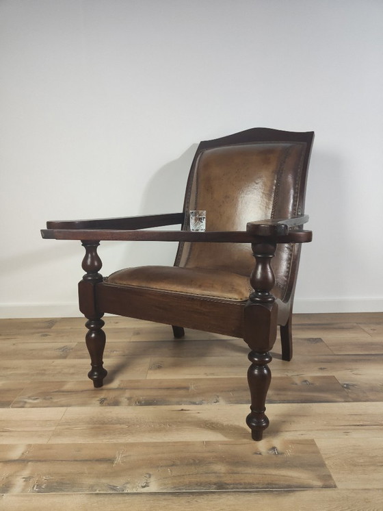 Image 1 of Poltrona antica da castello / sedia in legno con sgabello incluso