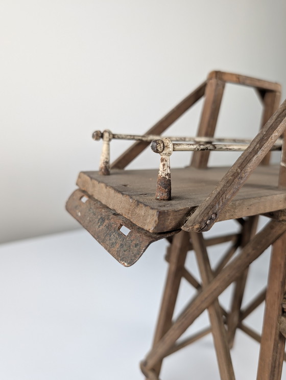 Image 1 of Modèle en bois et en fer du pont de la rivière Kwai, années 1950