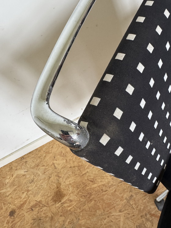 Image 1 of Vitra AC2 office chair
