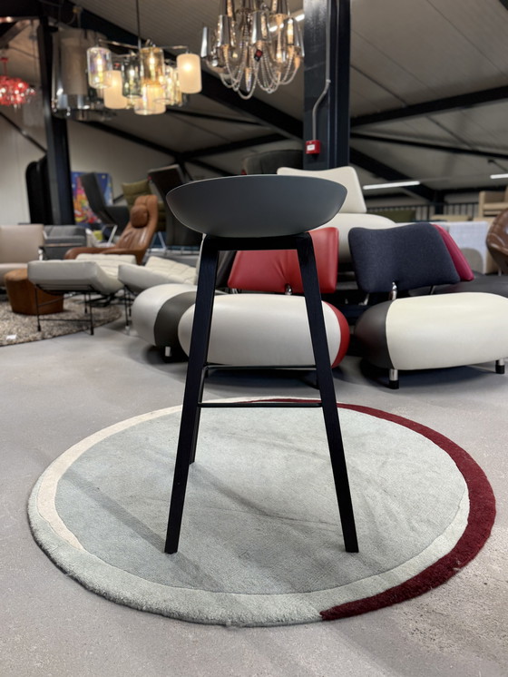 Image 1 of Sgabello da bar Hay About a Stool AAS32 nero verde