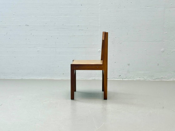 Image 1 of Set aus 8 Skandinavische Esszimmerstühle aus Nussbaum und Leder, 1960er/70er Jahre