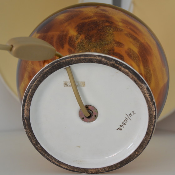 Image 1 of Vintage Art Deco porseleinen en geblazen glazen bollamp (genummerd)