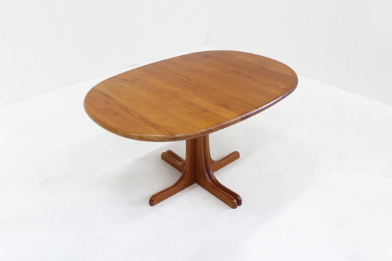 Image 1 of Tavolo da pranzo ovale allungabile in stile vintage danese, in teak massello.