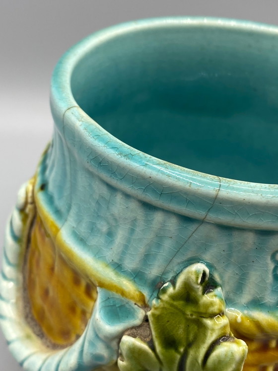 Antieke bloempot van slipware – vlechtwerk en reliëf met bloemenmotief – Art Nouveau – Decoratieve objecten (photo 7 of 9)