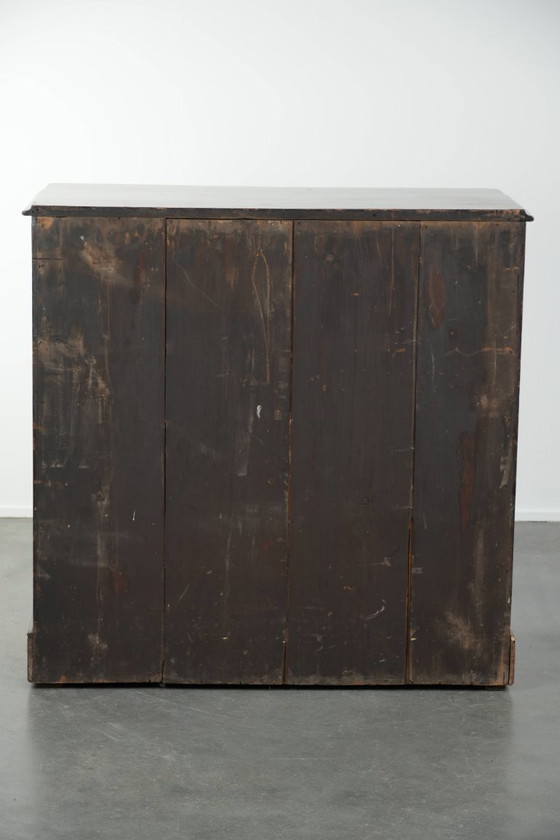 Image 1 of Statige antieke mahoniehouten Engelse ladekast uit de 19e eeuw met 5 lades en mooie warme donkere kleuren