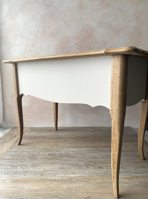 Image 1 of Bureau vintage en chêne 2 tiroirs rénové - Bois miel et beige doux