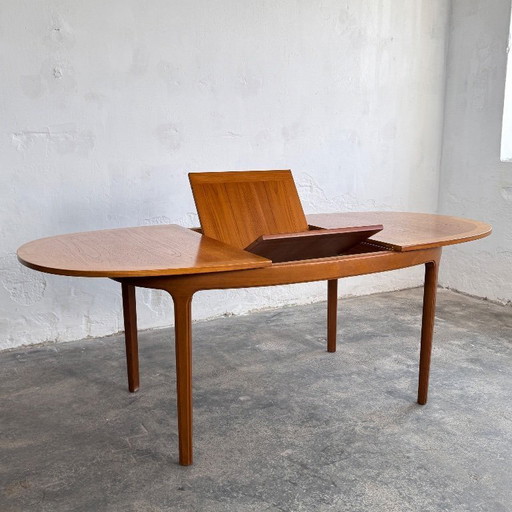 Ausziehbarer Nathan-Esstisch, 1970