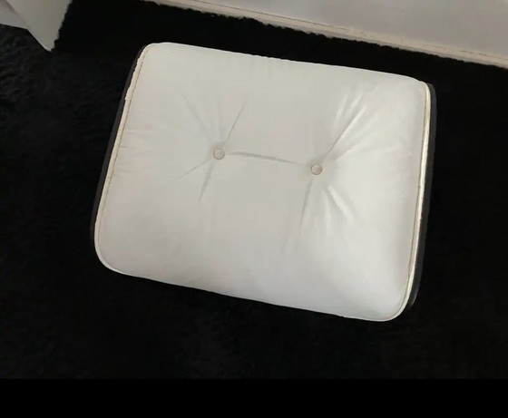 Image 1 of Witte design hocker / voetenbank 