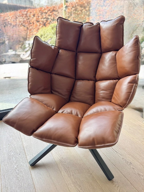 Image 1 of B&B Italia - Husk draaibare fauteuil en voetenbank