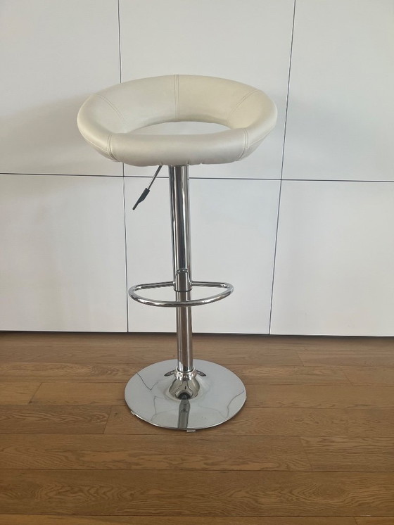 Image 1 of 4 bar stools adjustable in height
