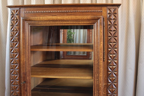 Image 1 of Display cabinet with mirrored back panel