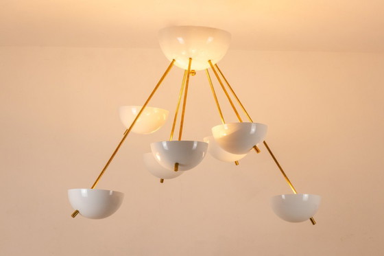 Image 1 of Stilnovo. Lámpara de araña de latón dorado y metal lacado en blanco. Contemporánea.