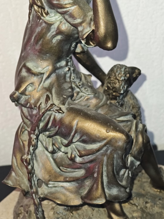 Image 1 of Vrouwelijke figuur