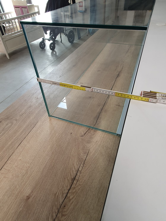 Image 1 of Elegante mostrador con iluminación LED