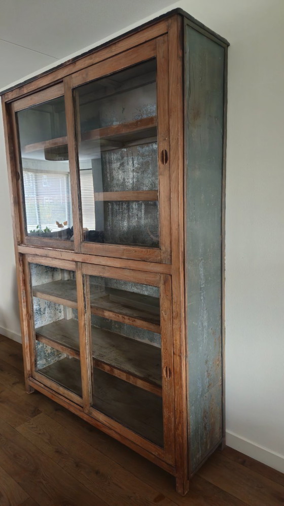 Display cabinet / shop cabinet / storage cabinet – Wood (photo 2 of 7)