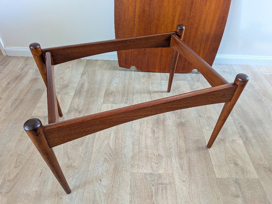 Image 1 of Table basse vintage en teck, style moderne du milieu du siècle (années 1960) – Plateau réversible