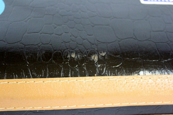 Image 1 of Valise en cuir vintage avec ses étiquettes d'origine, années 1950