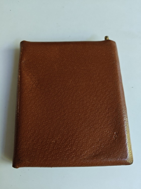 Image 1 of Stijlvol vintage sigarettenetui van bruin leer.