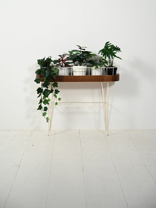 Scandinavian oval planter in metal and teak