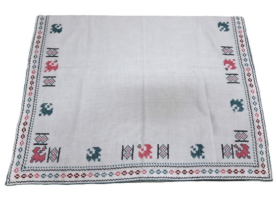 Image 1 of Tovaglia vintage ricamata a mano 73 x 71 cm