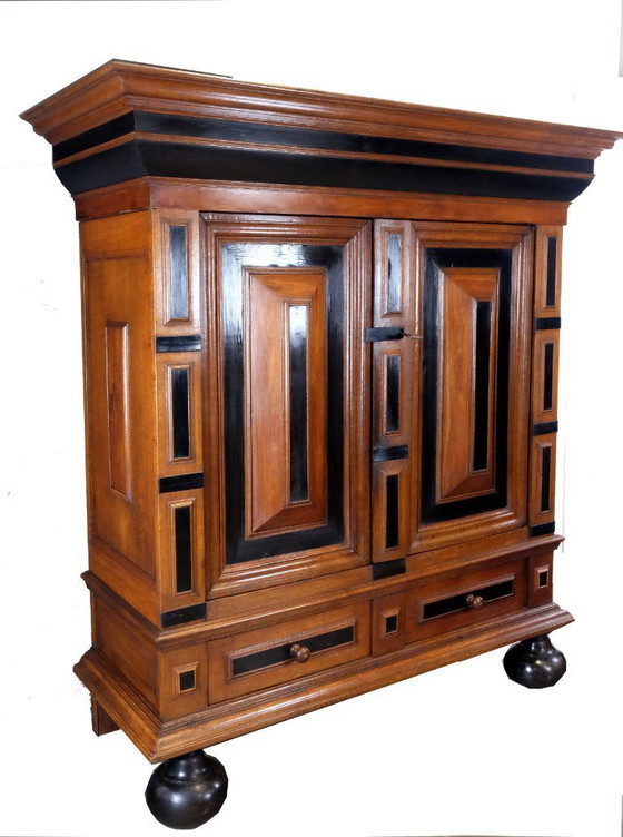 Image 1 of 18de eeuwse Hollandse Kussenkast / Dutch 18th century Kussenkast