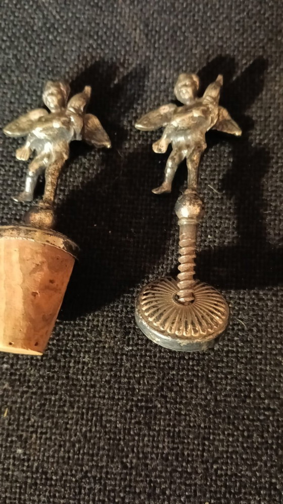 Paire de Bouchons de Bouteille Vintage avec Putti en Métal Argenté – Objets déco, Metal (photo 6 of 6)