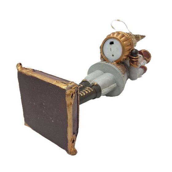 Image 1 of Vintage-geïnspireerd notenkrakerbeeldje met verlichte kerstboom – 31 cm hoog