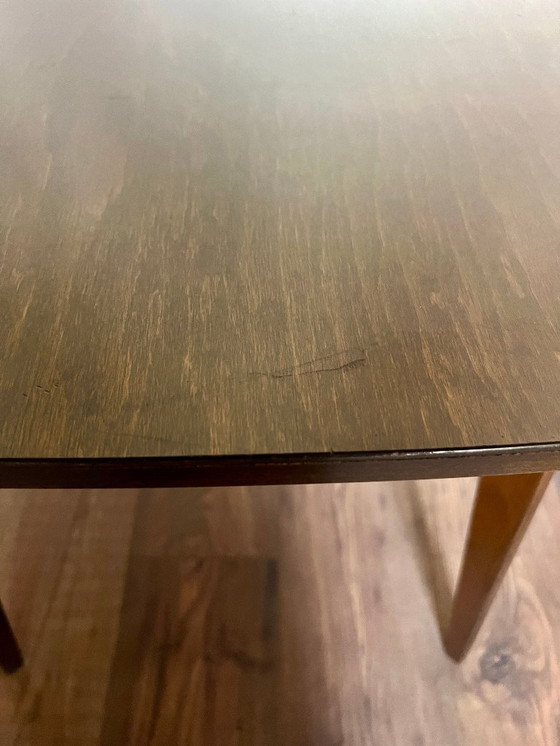 Image 1 of Mesa bandeja/mesita auxiliar de mediados de siglo con estante. Mesa auxiliar alemana de alta calidad, años 40-50.