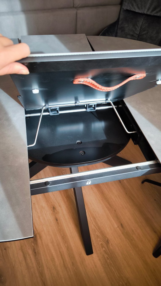 Image 1 of Winnipeg dining table + 4 × Venjakob armchairs “Fiona” – as new